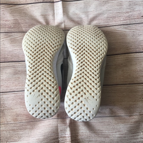Nike Revolution 5 Running Shoes - Picture 7 of 10